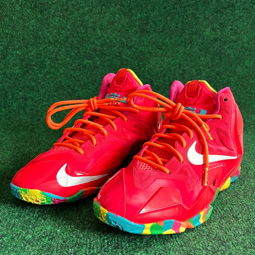 Nike LeBron XI GS